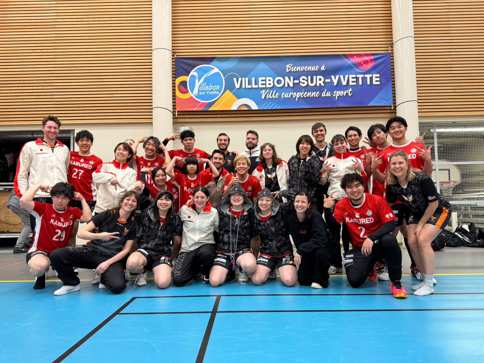 Les Lausanne Foxes avec les Kabured du Japon !